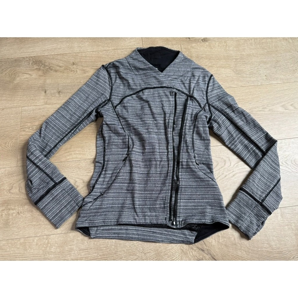 BROKEN ZIPPER Womens LULULEMON PRECISION‎ heathered gray black zip Jacket size 4